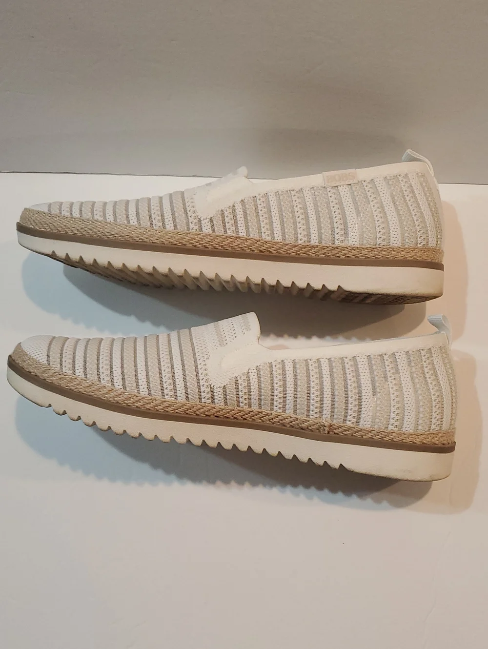 Skechers Bobs Flexpadrilles Size 8.5 Lo Slip On Sneakers White Tan